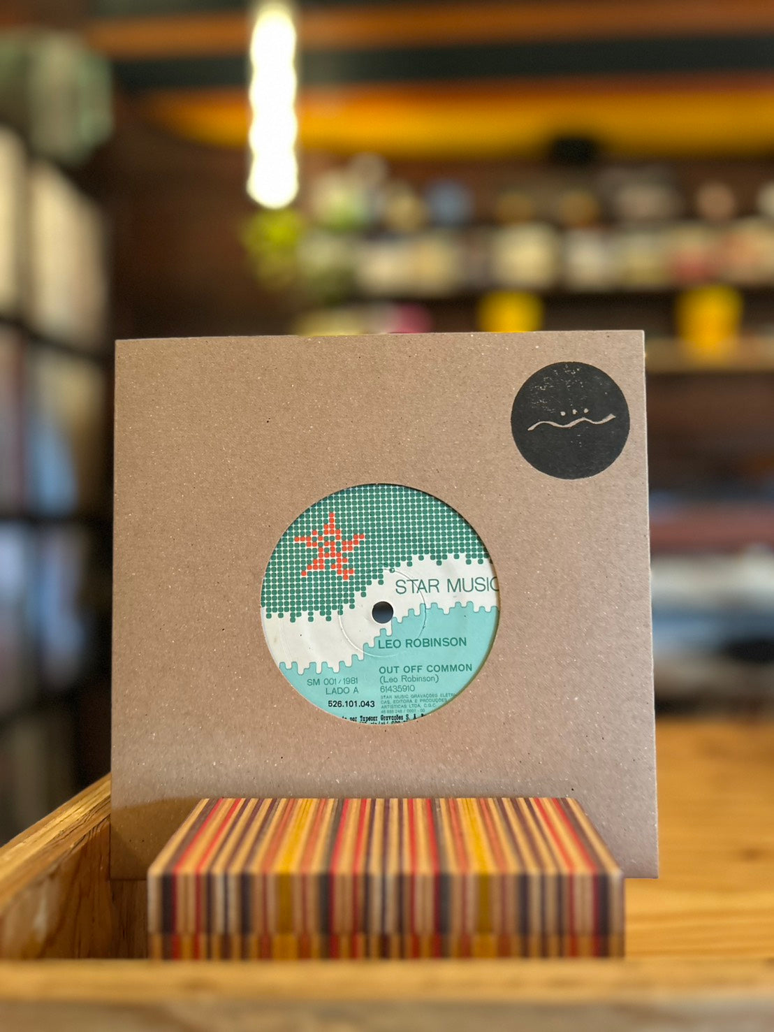 LEO ROBINSON / OUT OF COMMON