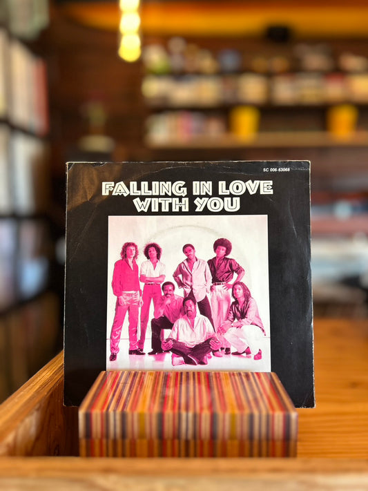 KANDIDATE / GIRLS GIRLS GIRLS