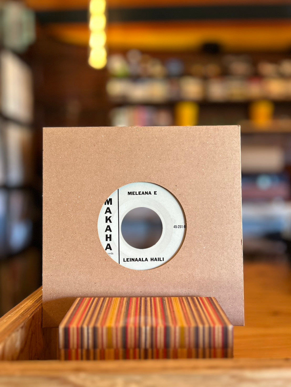 LEINAALA HAILI / UA NOHO WAU A KUPA