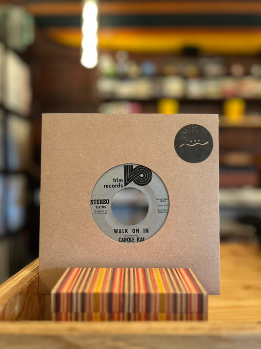 CAROLE KAI / WALK ON IN