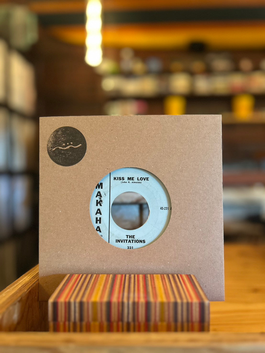 THE INVITATIONS / KISS ME LOVE