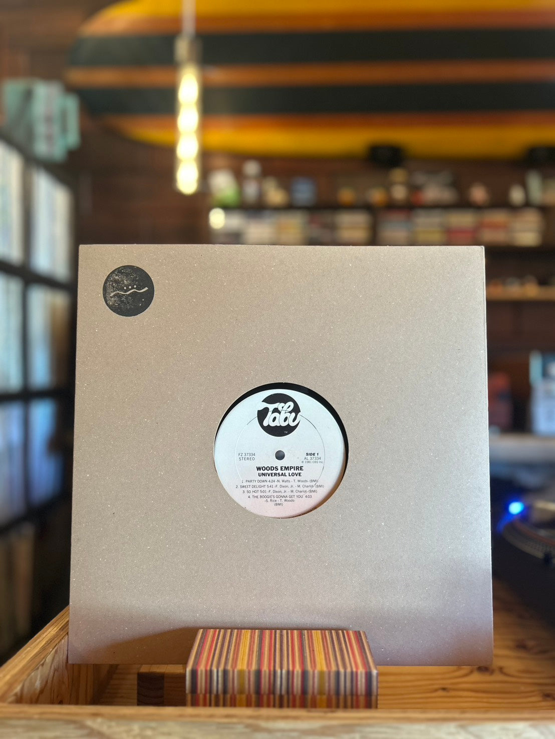 WOODS EMPIRE / UNIVERSAL