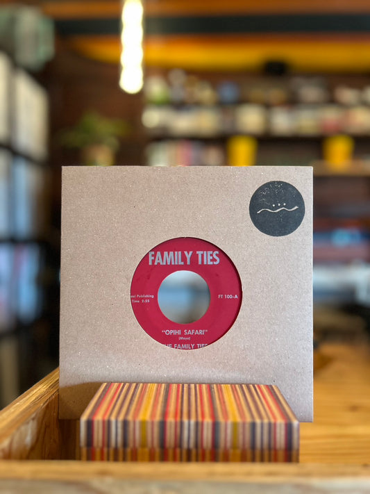 THE FAMILY TIES / OPIHI SAFARI