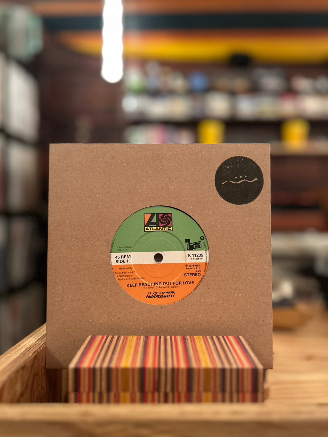 LINER / KEEP REACHING OUT FOR LOVE