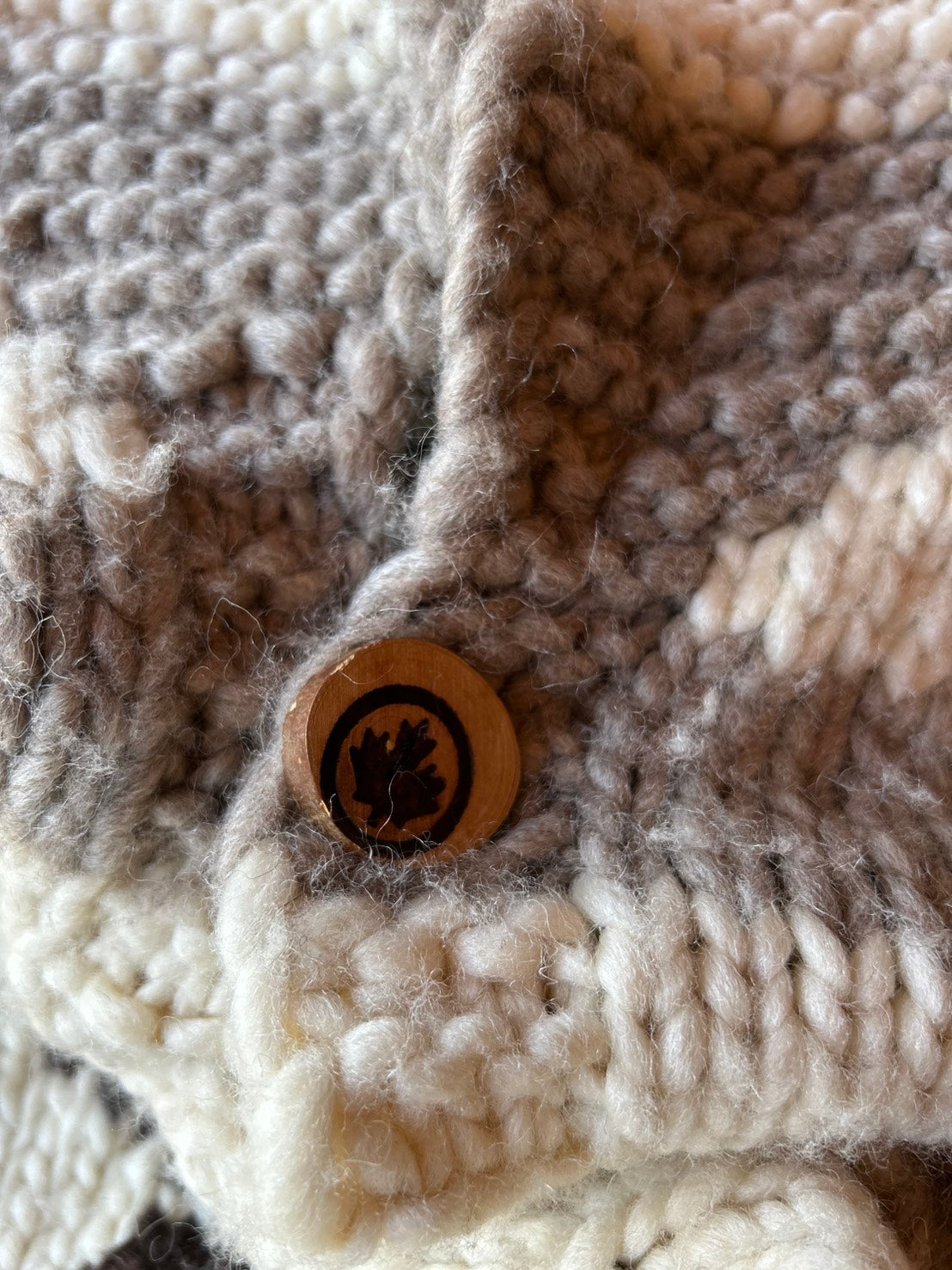 KISITAU COWICHAN SWEATER