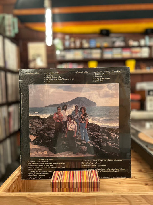 HAWAII / OUT OF THE DARK