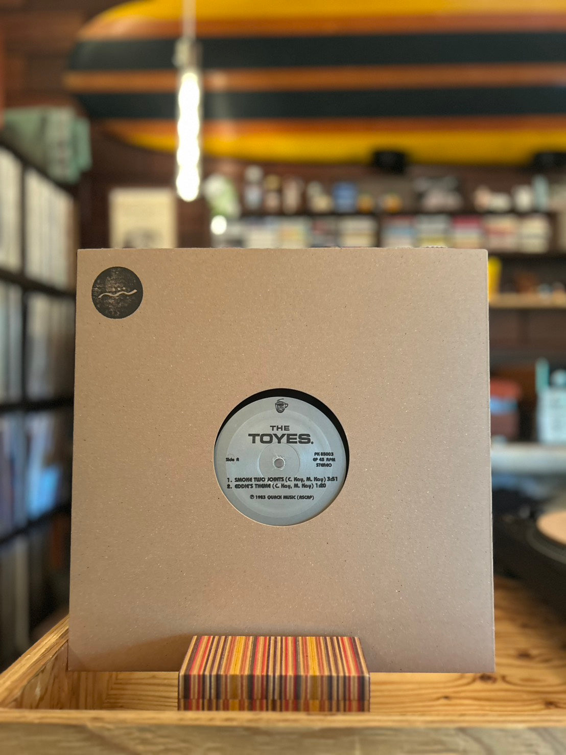 THE TOYS / SMOKE TWO JOINTS